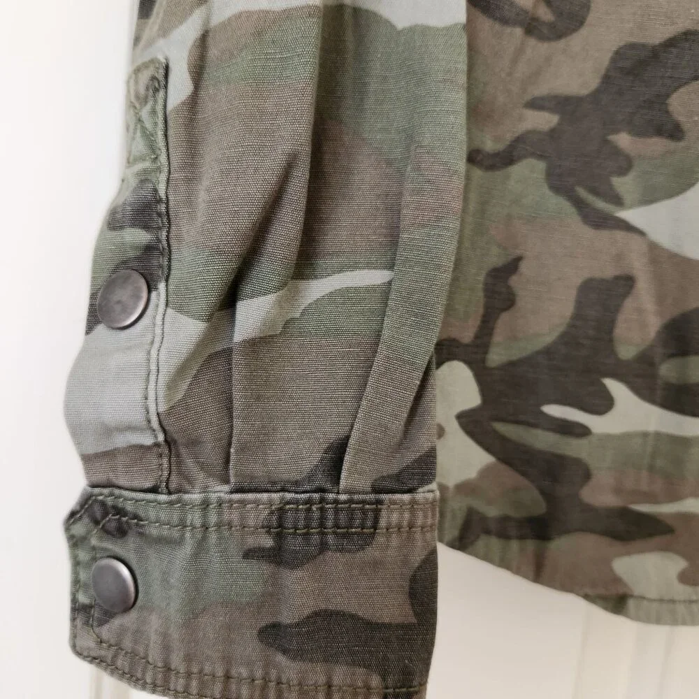 Forever 21 Camouflage Shirt Long Sleeves Snaps Camo Military Utility Edgy Small - Picture 5 of 8